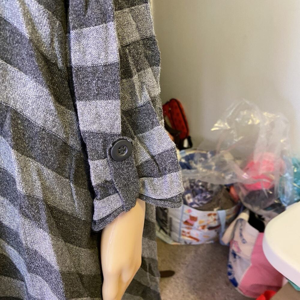 Motherhood Maternity Waterfall Open Cardigan Size XL Soft Knit Gray Striped - Picture 9 of 10